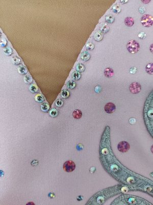 Costume de patinage artistique rose pâle - 10 ans – Image 4