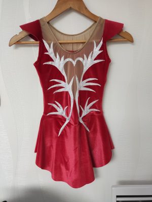Costume de patinage artistique velours rouge et argent – 12 ans
